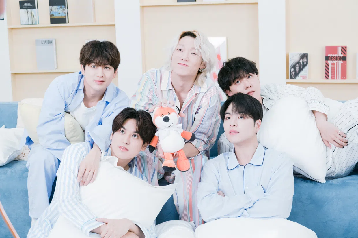 iKON FAN KIT KON HOUSE SEASON'S GREETING アイドル