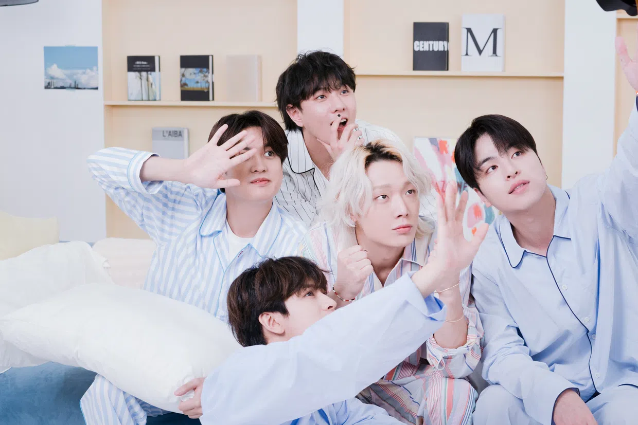 アイドル iKON FAN KIT KON HOUSE SEASON'S GREETING iKON - iKON 2024 Season Greeting (KON HOUSE)